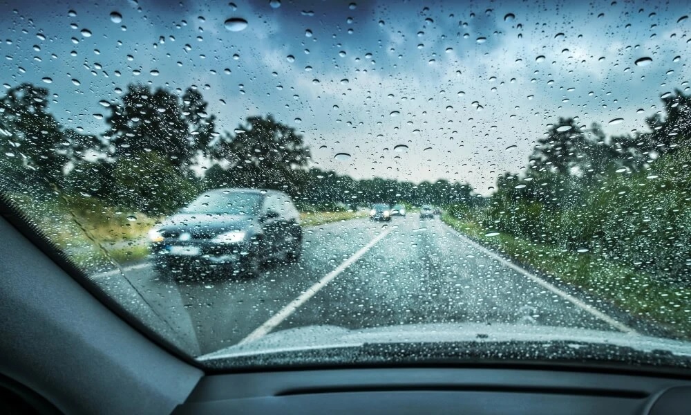 How to Handle Hydroplaning: A Crucial Skill for Wet Weather Driving